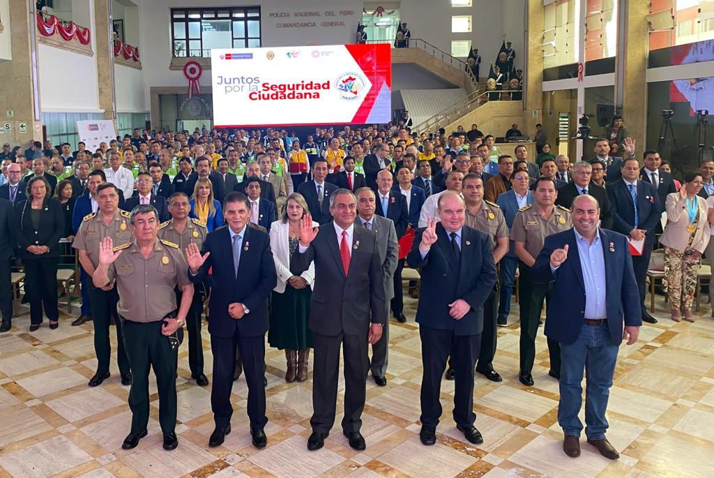 San Isidro firma pacto por la seguridad