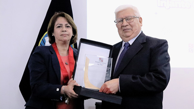 Corte del Callao realizó emotiva despedida y reconocimiento a servidor Luis Injante Grimaldo