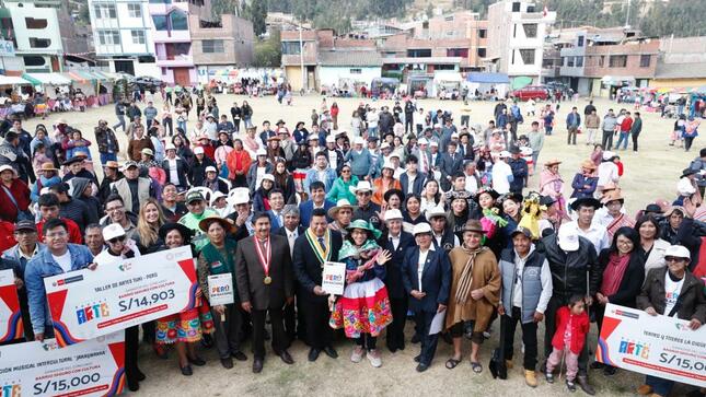 Junín: Ministra de Cultura entregó apoyo económico a beneficiarios de “Barrio Seguro con Cultura” y “Casa Cultural”