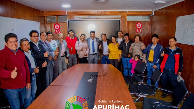 Gobernador Regional Percy Godoy articula esfuerzos para el mejoramiento del servicio de salud en el distrito de Lambrama