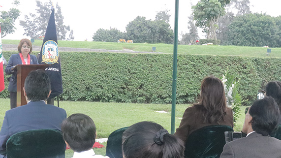 Presidenta de la Corte Superior de Justicia del Callao, Teresa Soto Gordon, resaltó trayectoria del exmagistrado Luis Rolando Mendoza Valenzuela, en la romeria realziada por el Dia del Juez