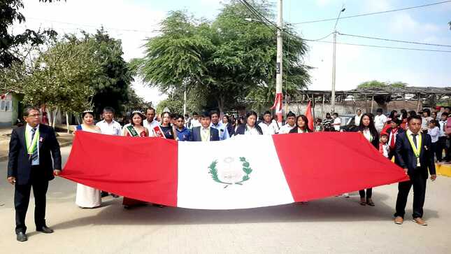 Desfile Por Fiestas Patrias En Nuestro Distrito
