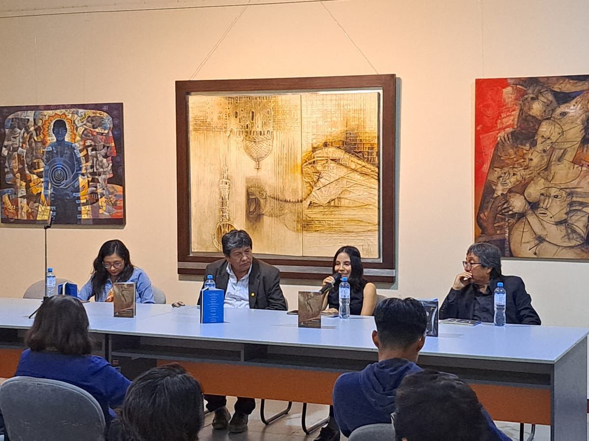 Se Realizó Presentación Del Libro "Demolición De Las Aves”