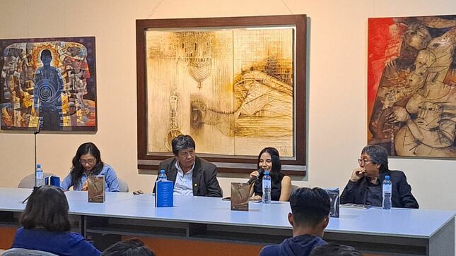 Se Realizó Presentación Del Libro "Demolición De Las Aves”