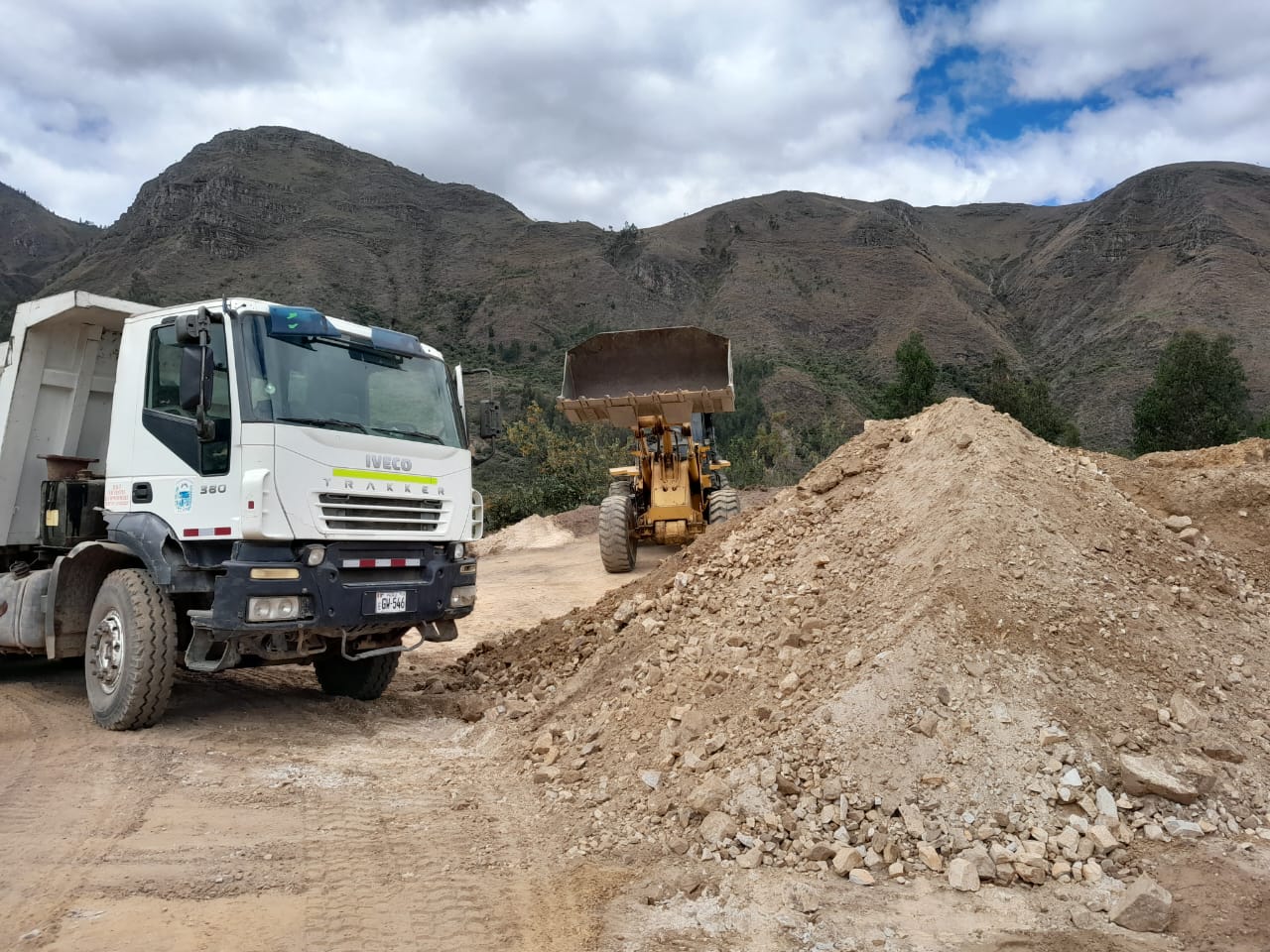 MANTENIMIENTO Y REHABILITACIÓN A LA TROCHA CARROZABLE, CASERÍO CAUCAU-CATARATA EL CUMBE