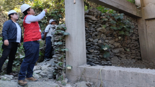 La Contraloría General alertó sobre deficiencias en la construcción de un salón de usos múltiples destinado a actividades socio-culturales en la comunidad campesina de Mororia, distrito de Sandia, lo que podría ocasionar un deterioro en la infraestructura, los propósitos para los cuales fue construido y la finalidad pública de la inversión realizada.