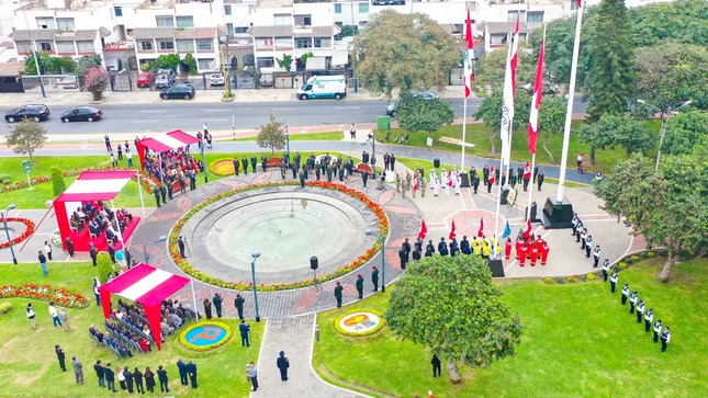Sesión solemne por Fiestas Patrias