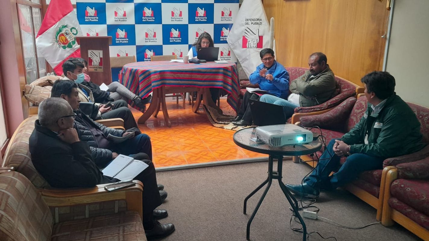 Reunión de autoridades en sede de la Defensoría del Pueblo en Puno