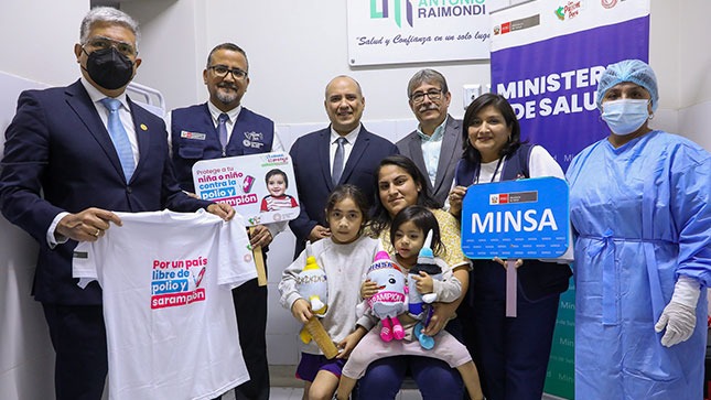 Minsa instala el primer punto de vacunación gratuito en clínica privada