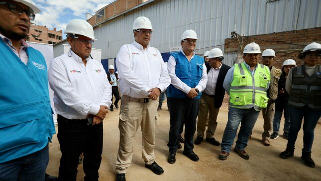 Ministro Varela supervisó la obra construcción del Hospital Especializado de EsSalud Cajamarca, que beneficiará a más de 263 mil asegurados