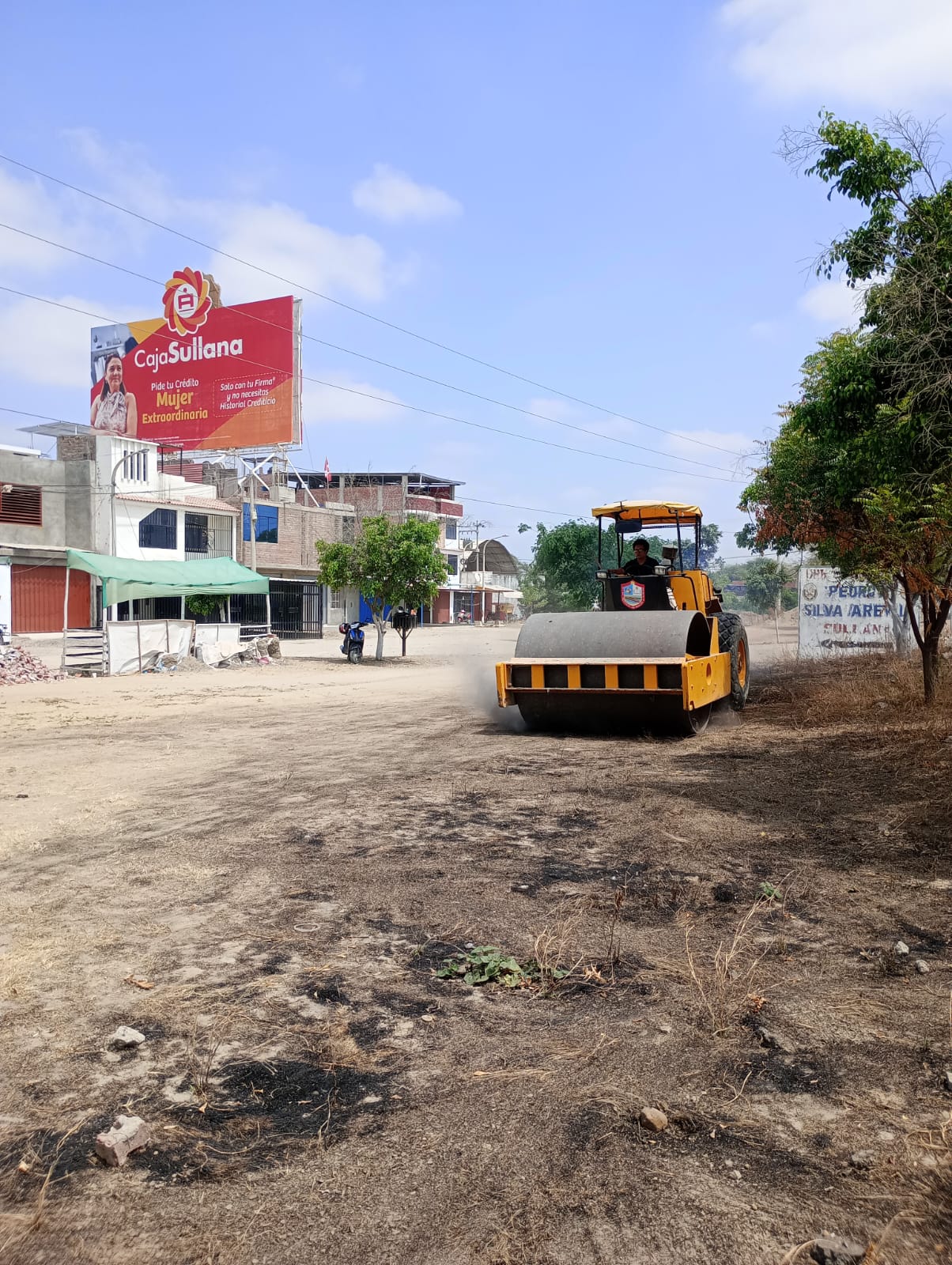 Comuna Contribuye Con Limpieza Y Nivelación De Calles En Urb. "Pedro Silva Arévalo"