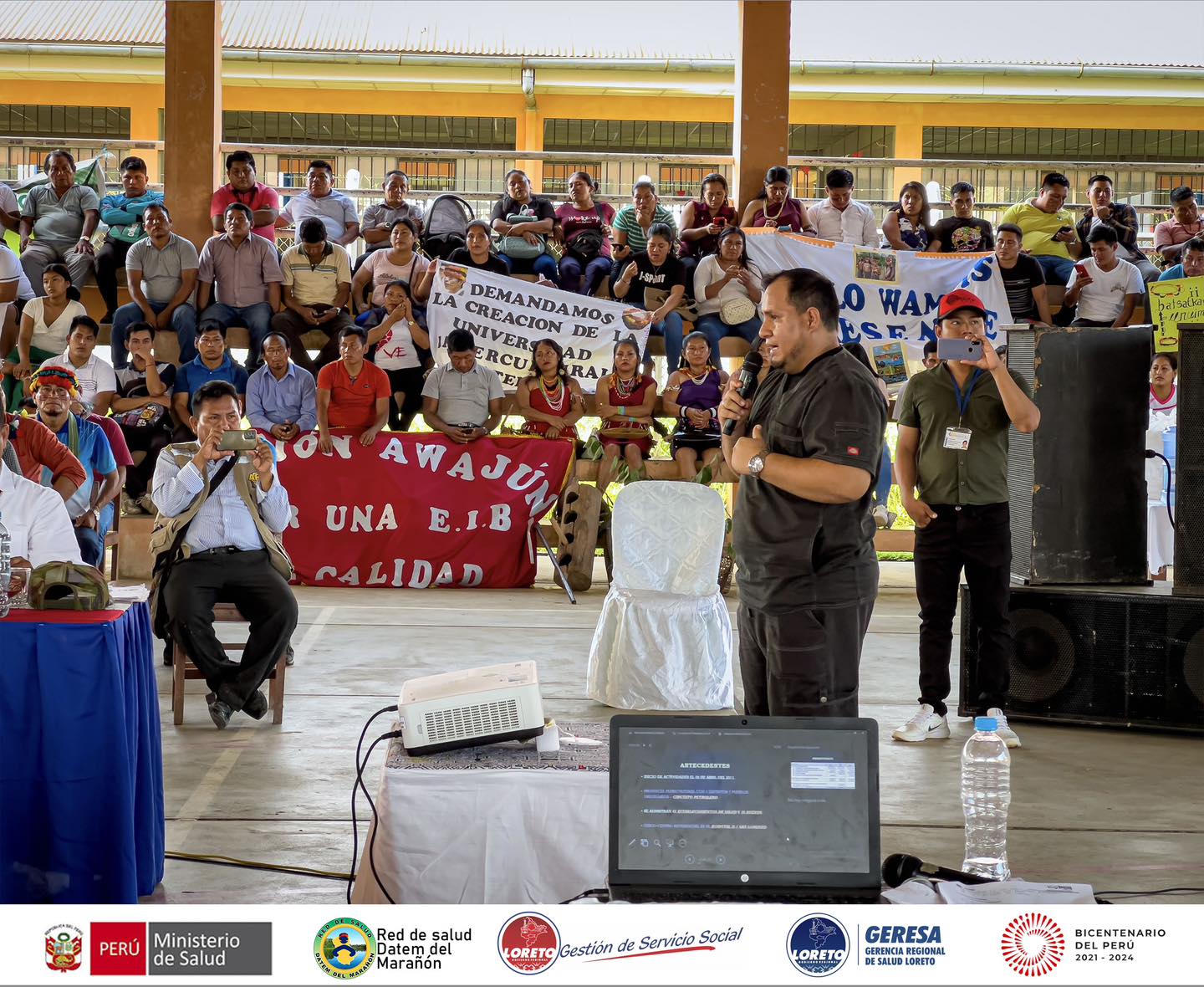 Importante encuentro, el director, el Dr. Miguel Rodríguez