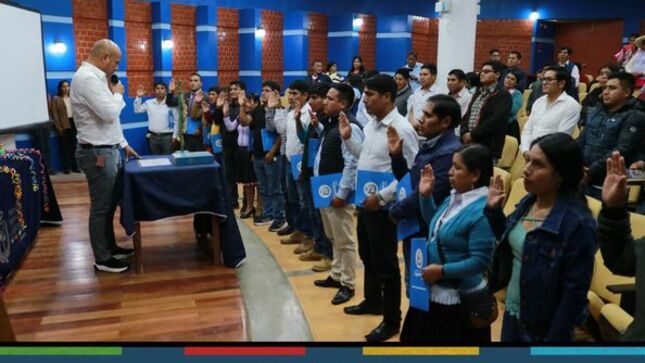 El alcalde provincial de Cajamarca, Joaquin Ramírez Gamarra, en su condición de presidente del carnaval 2024 juramentó a todos los comités de los 18 centros poblados de Cajamarca. 
👉En su alocución, la primera autoridad edil recalcó la importancia de tener una comunicación y buena organización con nuestros centros poblados, que siempre tienen una participación activa, rescatando nuestras costumbres y tradiciones.
🤝Finalmente reiteró su compromiso por trabajar e impulsar la fiesta más alegre del Perú. Desde la comuna local, esperamos que todas las autoridades elegidas puedan realizar una gran labor en favor de nuestra fiesta más tradicional. 