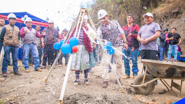 Primera piedra.
