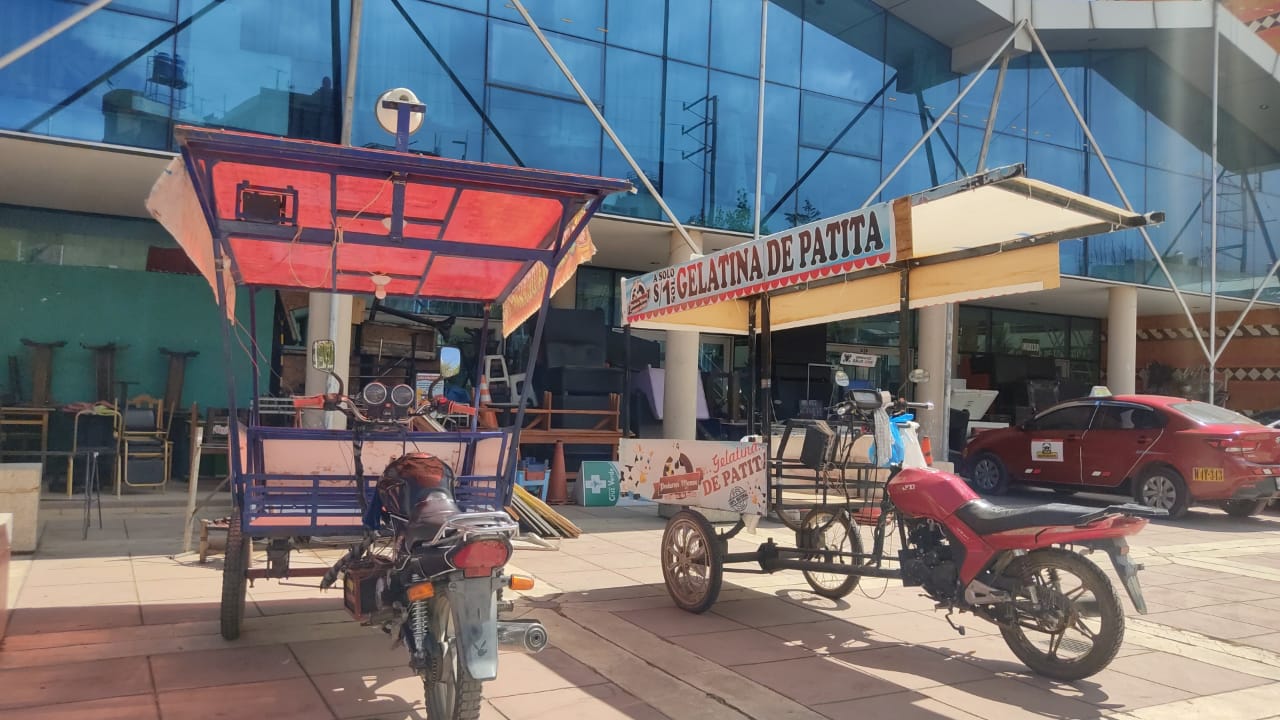 Ambulantes vendían todo tipo de productos en los vehículos