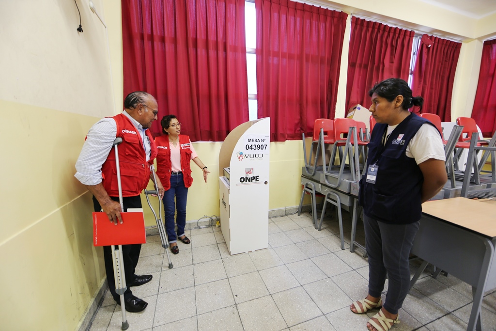 El CONADIS y la ONPE supervisaron diversos locales de votación para verificar las facilidades durante el sufragio