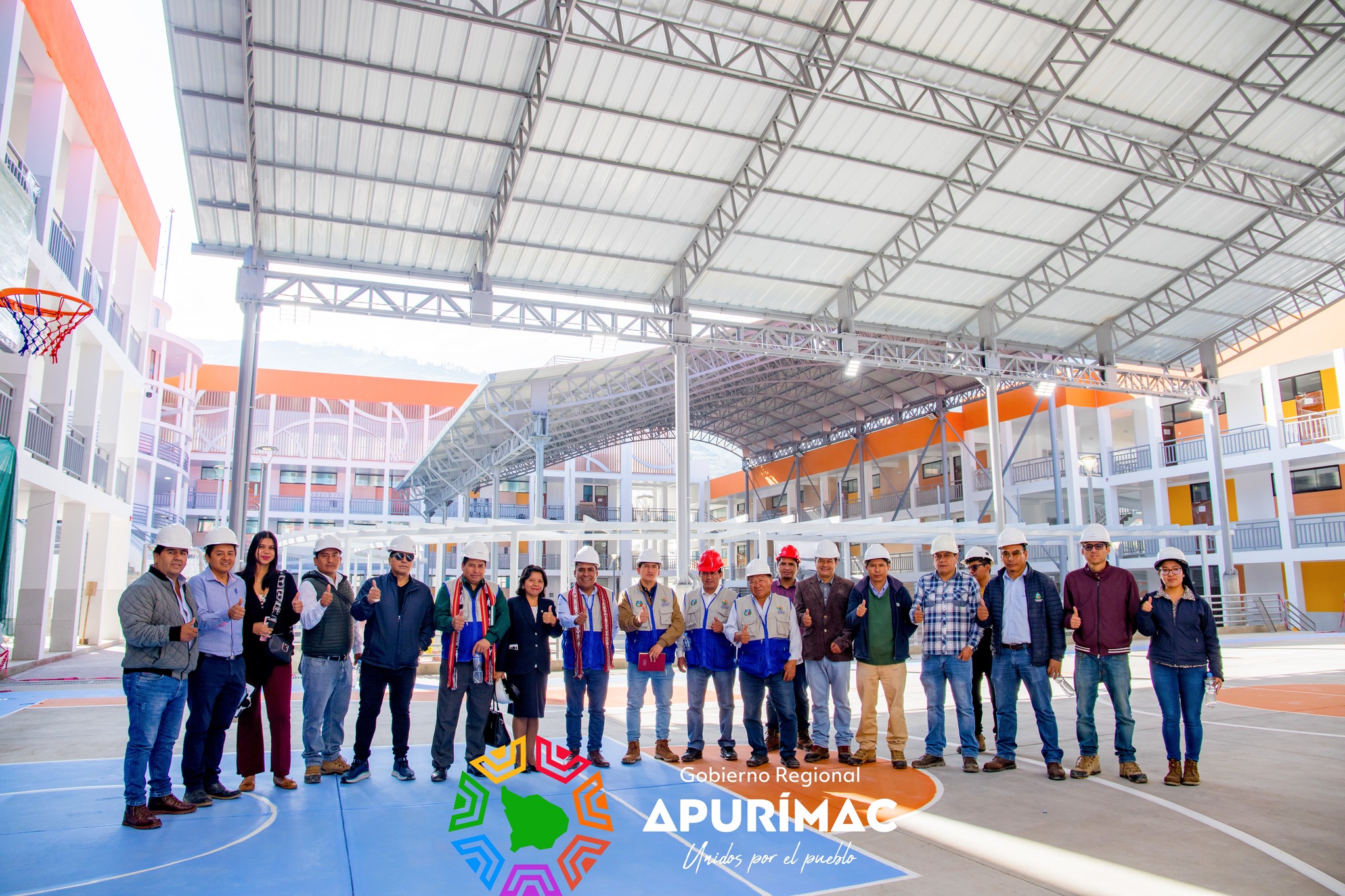 Más de 700 estudiantes de la I.E. Santa Rosa retornan a clases en moderna infraestructura gracias a la decisión política del gobernador regional Percy Godoy