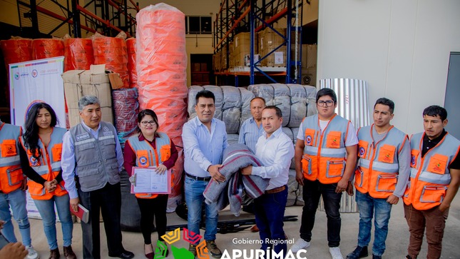 Más de 10 toneladas de ayuda humanitaria entregó gobernador Percy Godoy en beneficio de 2500 familias para fortalecer respuesta ante temporada de heladas en Aymaraes