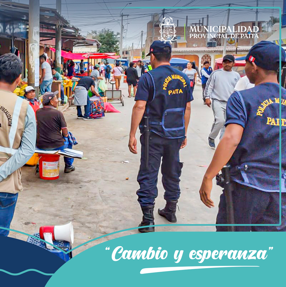 Retiran ambulantes de los alrededores del Mercadillo Santa Rosa