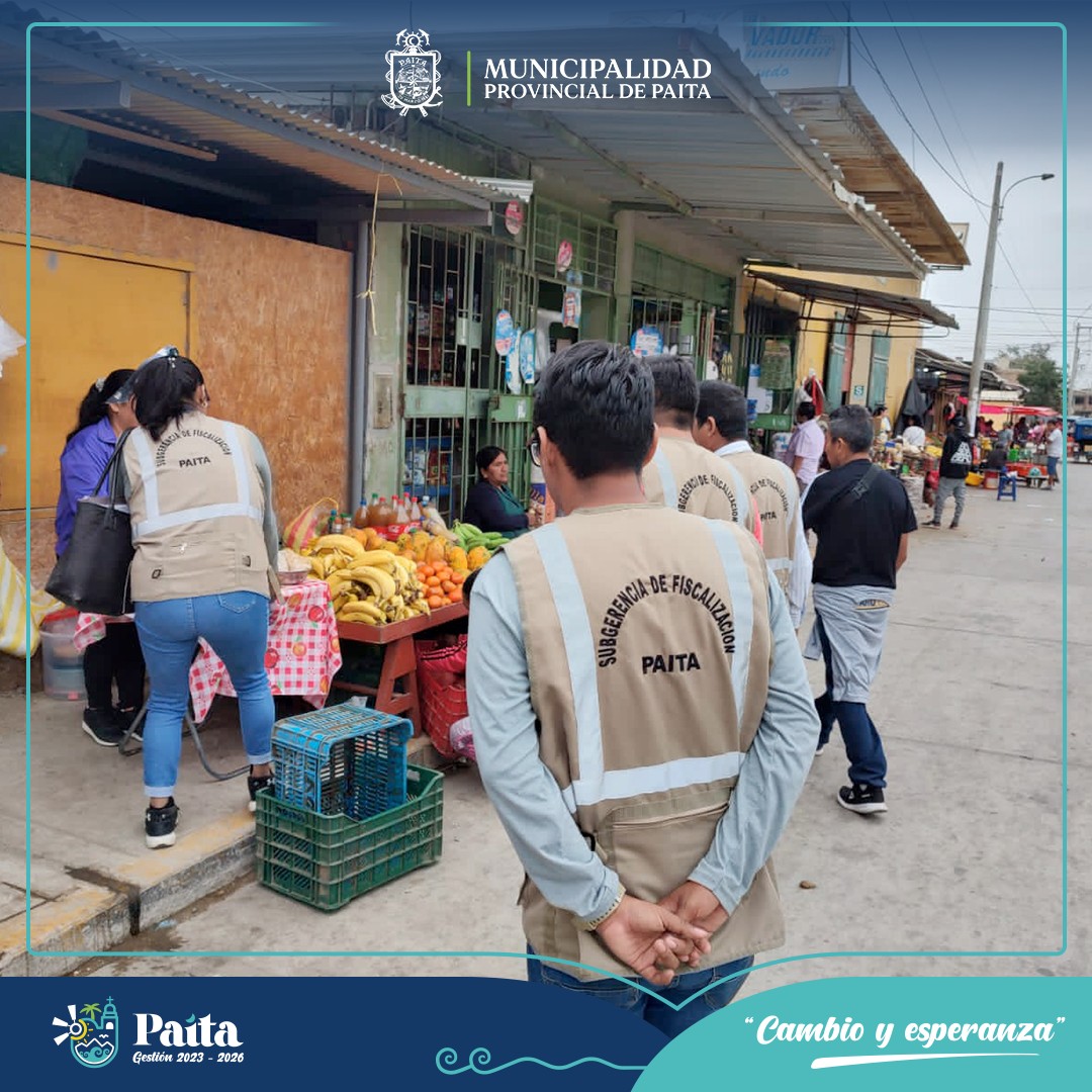 Retiran ambulantes de los alrededores del Mercadillo Santa Rosa