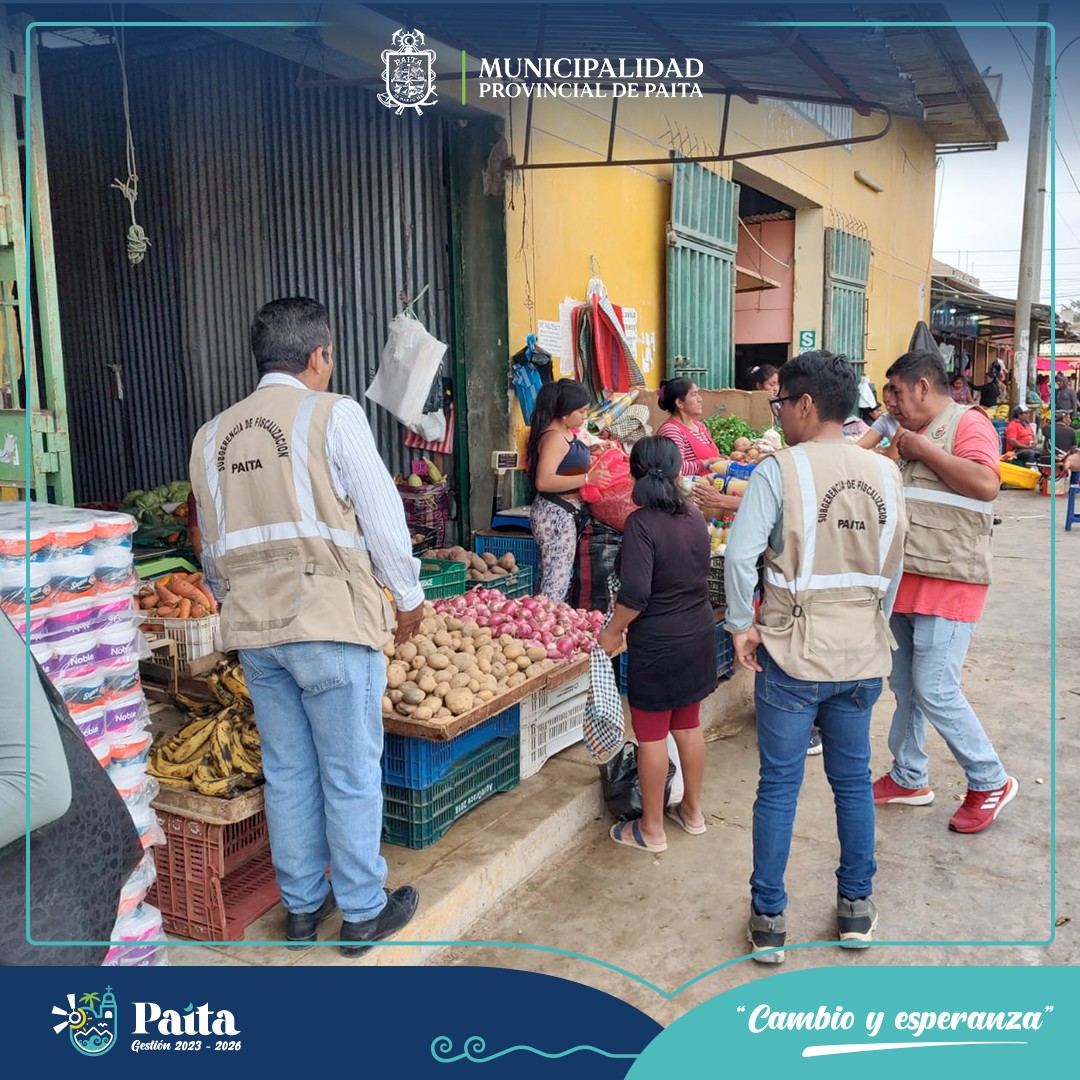 Retiran ambulantes de los alrededores del Mercadillo Santa Rosa