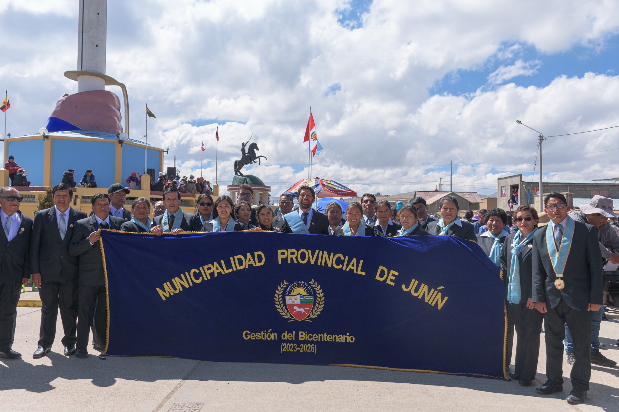 Se rindió homenaje al coronel José Andrés Rázuri Esteves con un emotivo desfile Cívico Escolar
