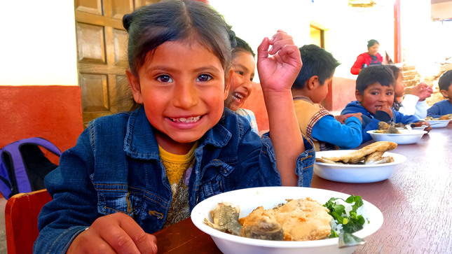 Alimentos frescos para complementar servicio alimentario escolar