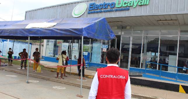 La Contraloría General identificó que en agosto del año 2022 funcionarios de la empresa concesionaria de electricidad Electro Ucayali S.A. pagaron una multa de S/ 984 170 al OSINERMING por incumplimiento de la meta anual de subsanación de deficiencias en instalaciones de baja tensión y conexiones eléctricas.