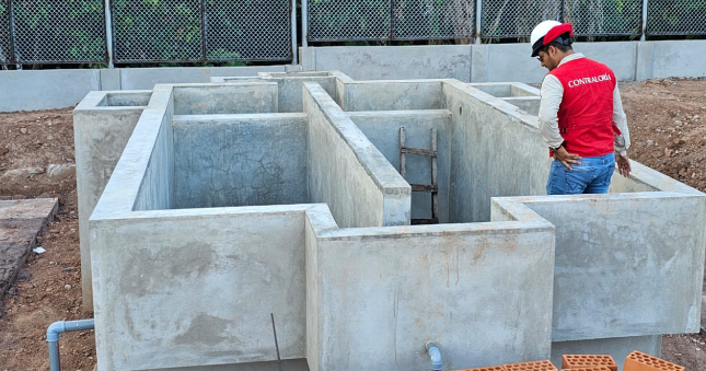 La Contraloría General alertó a la Municipalidad Distrital de Alto Saposoa, provincia de Huallaga, que los trabajos efectuados en la obra de agua y saneamiento de la localidad de Nueva Ilusión, se ejecuta con ausencia de la supervisión y especialistas, afectando el adecuado control de los trabajos.