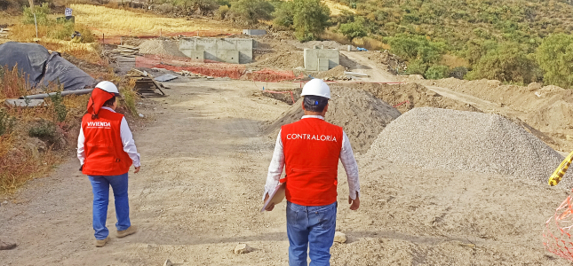 La Contraloría General advirtió a la Municipalidad Distrital de María Parado de Bellido la ausencia de profesionales claves en la construcción de la obra de mejoramiento del servicio de agua potable y alcantarillado en diez comunidades del distrito de María Parado de Bellido, provincia de Cangallo.