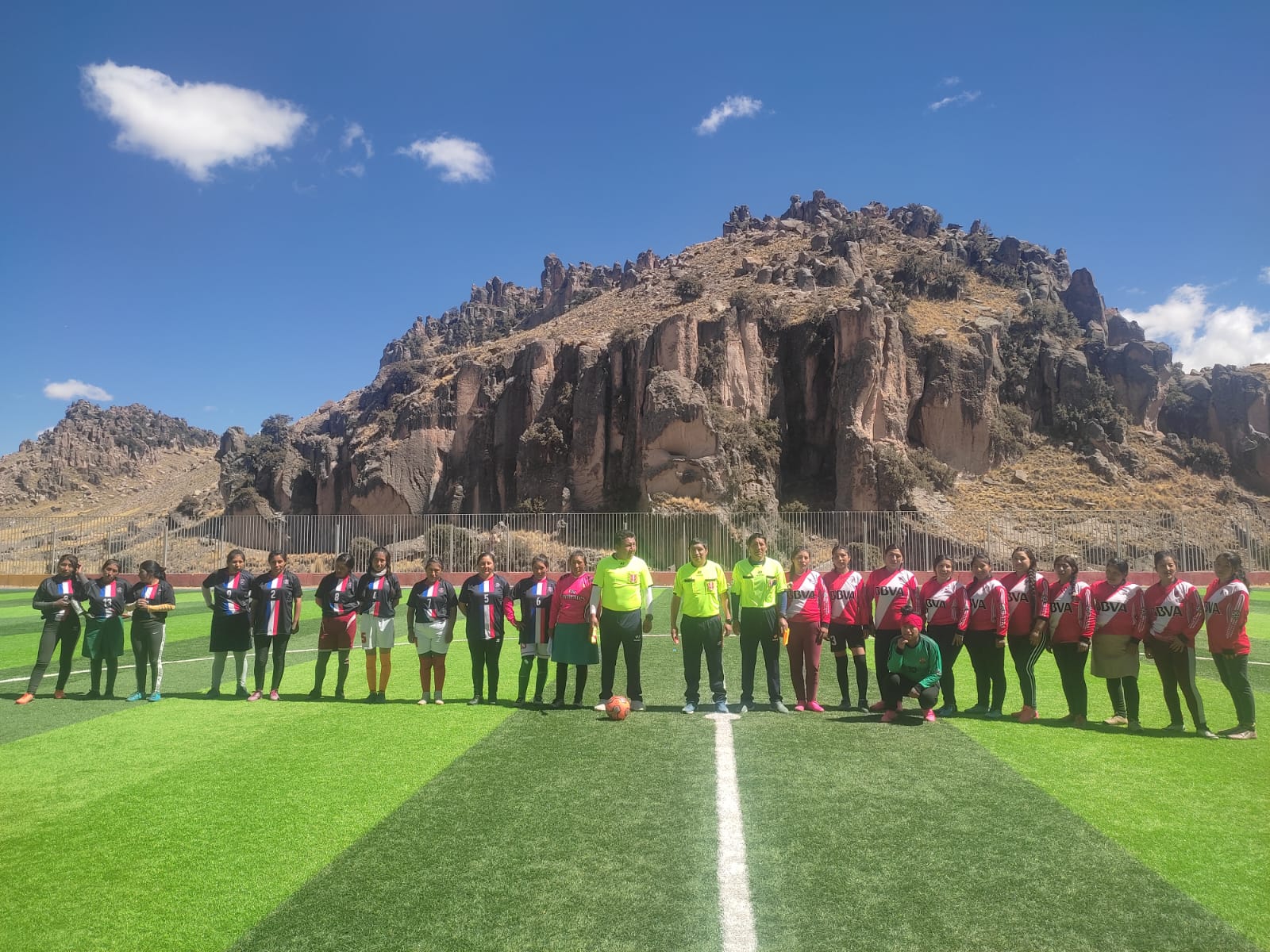 Con gran Γ©xito se desarrollo el campeonato de futbol intercomunidades damas y varones