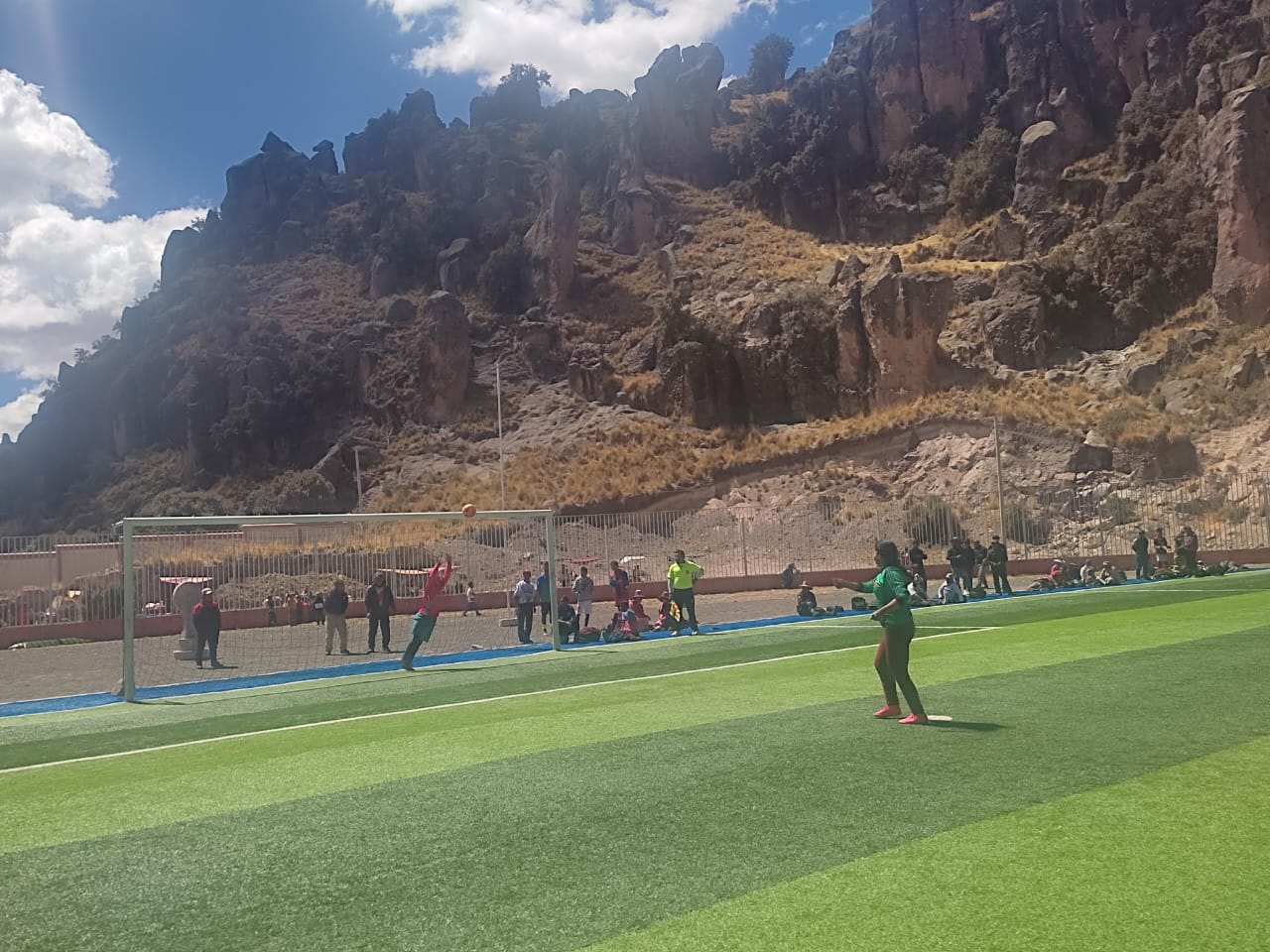 Con gran Γ©xito se desarrollo el campeonato de futbol intercomunidades damas y varones