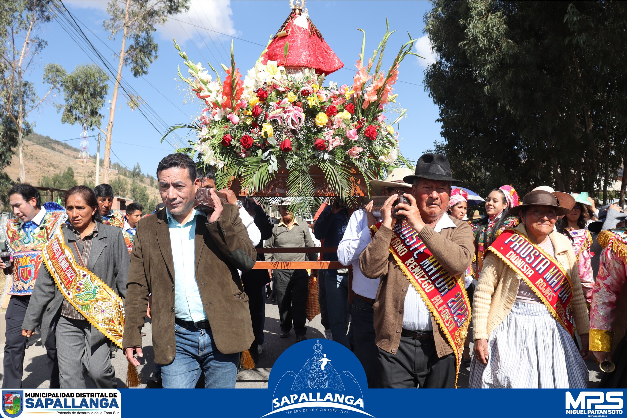 Cambio de Manto De Mamacha Cocharcas
