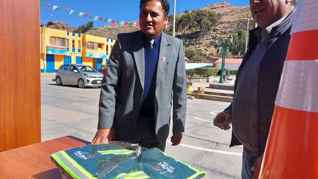 Fotografía de entrega de incentivos