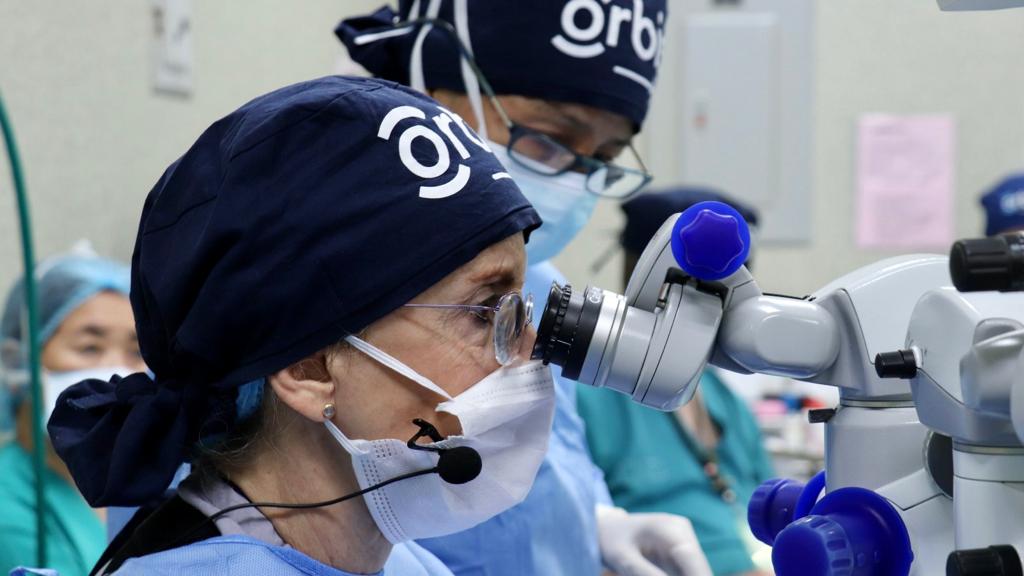 Instituto Nacional de Oftalmología devuelve la esperanza a 19 pacientes con estrabismo