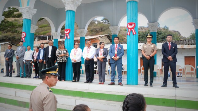 Ceremonia de Fiestas Patrias en Cochabamba