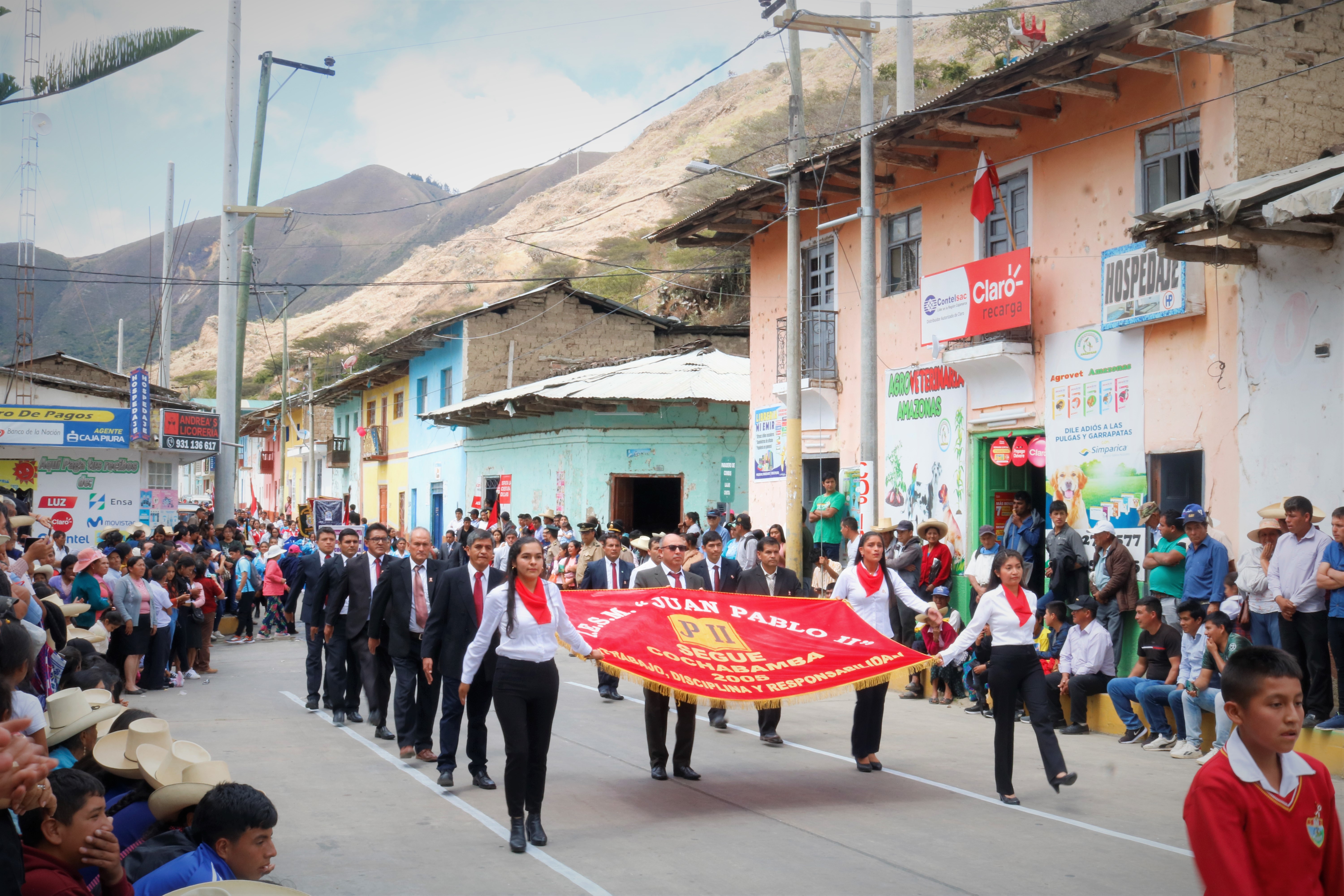 Ceremonia de Fiestas Patrias en Cochabamba
