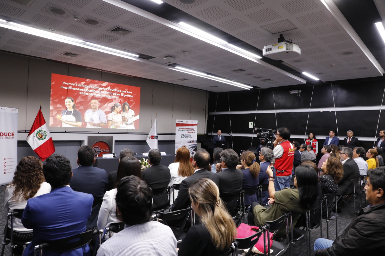 En concurso a nivel nacional Produce premió las mejores prácticas en el uso de facturas negociables en el sector privado y público
