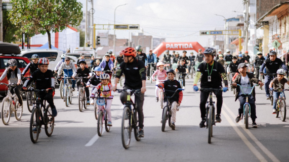 Imagen de Bicicleteada "Mas Bici, Menos Humo" organizada por el Banco de la Nación en Huancayo