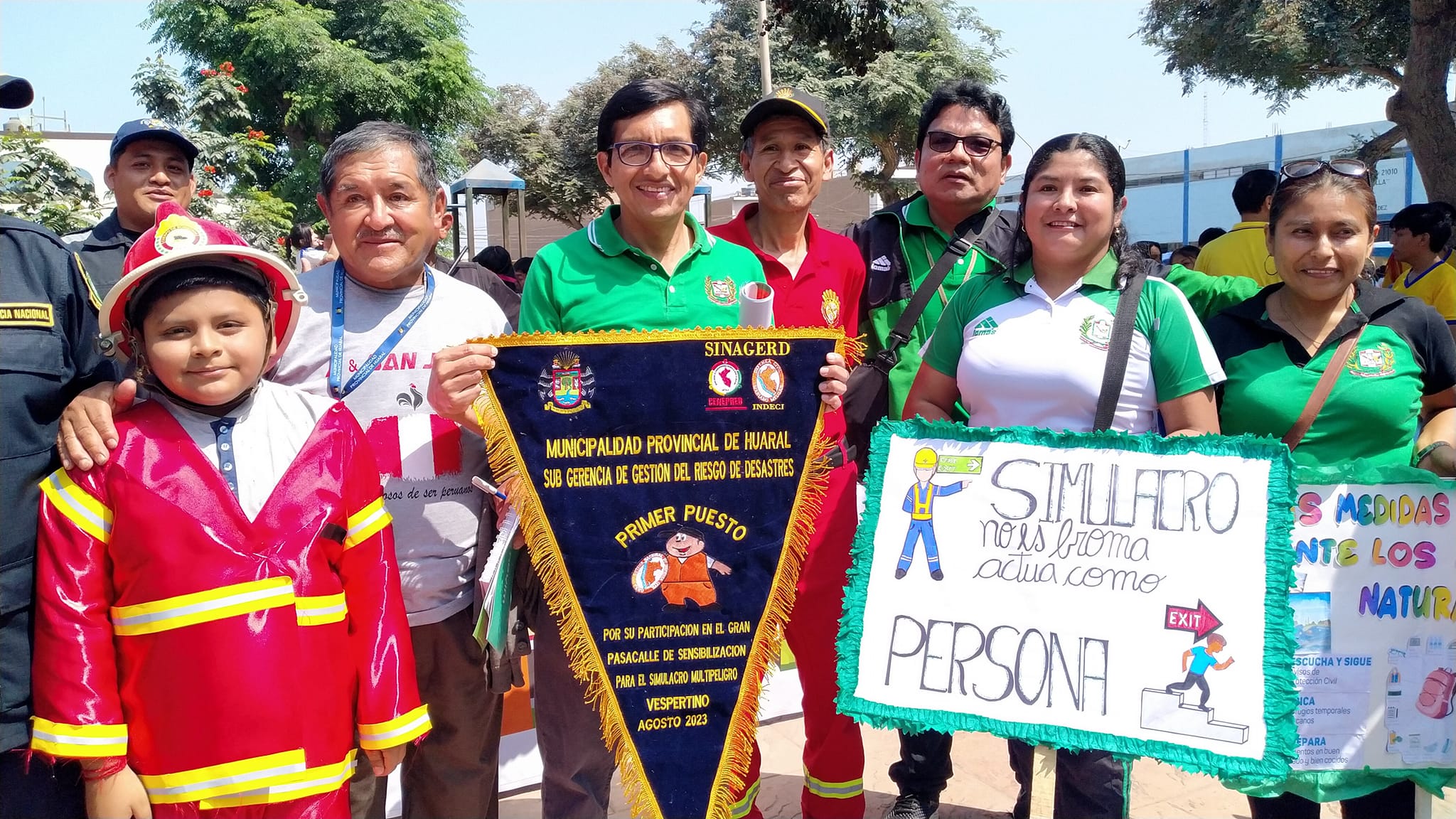 Con gran participación de escolares se realizó el pasacalle de sensibilización para el Simulacro Nacional Multipeligro