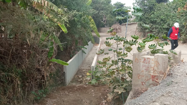 La Contraloría General alertó el pago de S/ 123 060 a contratista por partida de instalación de compuertas metálicas que aún no ejecuta en la obra de rehabilitación del servicio de agua para riego del canal “La Angostura”, en la provincia de Nasca, valorizada en S/ 6 635 553, a cargo de la Municipalidad Distrital de Changuillo.