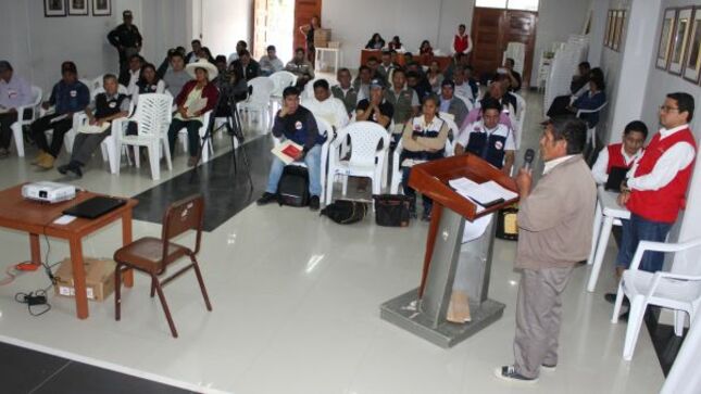 Representantes de las rondas campesinas de la provincia de Huancabamba, dirigentes vecinales, miembros de colectivos y ciudadanos en general expresaron su preocupación en la audiencia pública “La Contraloría de escucha” sobre diferentes obras que se encuentran paralizadas y deficientes, como la construcción de dos hospitales estratégicos, la carretera Canchaque-Huancabamba y la rehabilitación de once calles en la capital provincial.