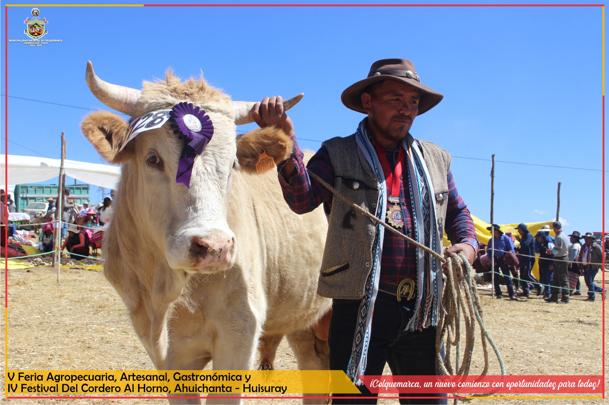 En el marco de las celebraciones por el LVII Aniversario de creación política de Ahuichanta - Huisuray, la Municipalidad de Colquemarca en coordinación con la comunidad, organizaron la "V Feria Agropecuaria, Artesanal, Gastronómica y IV Festival del Cordero al Horno Ahuichanta Huisuray 2023", evento emblemático que se llevó a cabo el domingo 23 de julio.
Este evento, organizado por la Municipalidad de Colquemarca a través del Proyecto Ferias de la Gerencia de Desarrollo Económico, en estrecha coordinación con la comunidad de Ahuicnata Huisuray, se ha consolidado como un espacio privilegiado para fomentar la promoción y comercialización de los productos locales, así como para preservar y difundir nuestras tradiciones y costumbres.
El evento contó con una amplia gama de actividades que atrajeron a miles de visitantes y participantes de toda la región, entre las cuales destacaron la compra y venta de toros engordados, vacunos, ovinos, equinos y otros productos típicos de nuestra zona. Así como concursos de producción de leche, concurso de ovinos por peso, juzgamiento de cuyes tipo I, concurso de hortalizas, granos andinos, artesanía, derivados lácteos y el esperado "IV Festival de Cordero al Horno, Ahuichanta Huisuray - 2023", que deleitó a todos con nuestras delicias gastronómicas tradicionales.
El evento fue un verdadero éxito, no solo por la destacada participación de productores y emprendedores locales, sino también por el entusiasmo y la masiva asistencia de nuestros queridos conciudadanos y visitantes.
La Municipalidad de Colquemarca reafirma su compromiso con el desarrollo económico, cultural y social de nuestro distrito, promoviendo espacios como la "V Feria Agropecuaria, Artesanal, Gastronómica y IV Festival del Cordero al Horno Ahuichanta Huisuray 2023" para resaltar y preservar nuestras tradiciones y riquezas locales.
¡Colquemarca, un nuevo comienzo con oportunidades para todos!
Prof. Santos Oviedo Ataucuri - Alcalde
Gestión 2023 – 2026