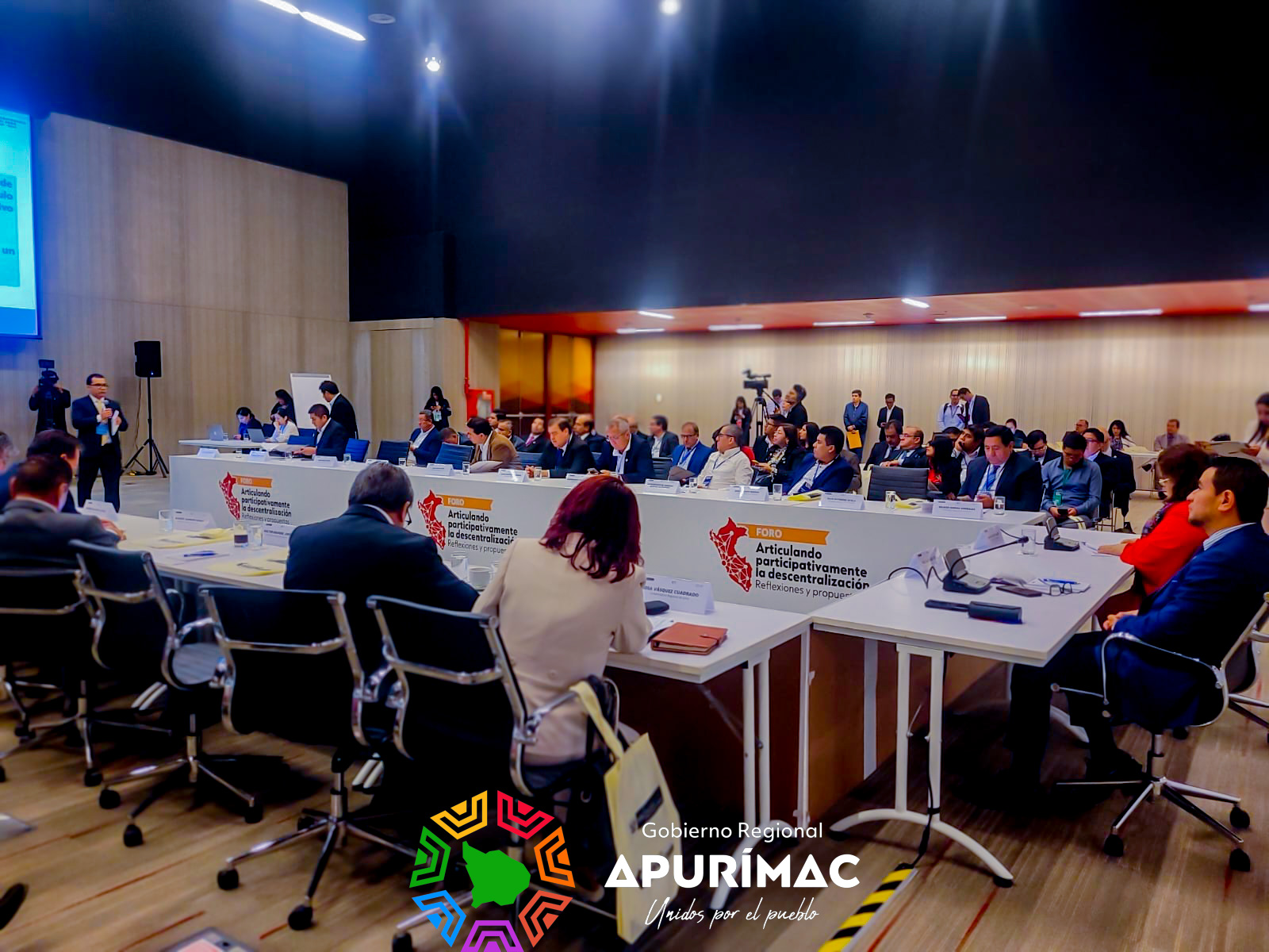 Gobernador Regional exigió destrabe de proyectos paralizados en Apurímac durante foro sobre descentralización convocado por la PCM