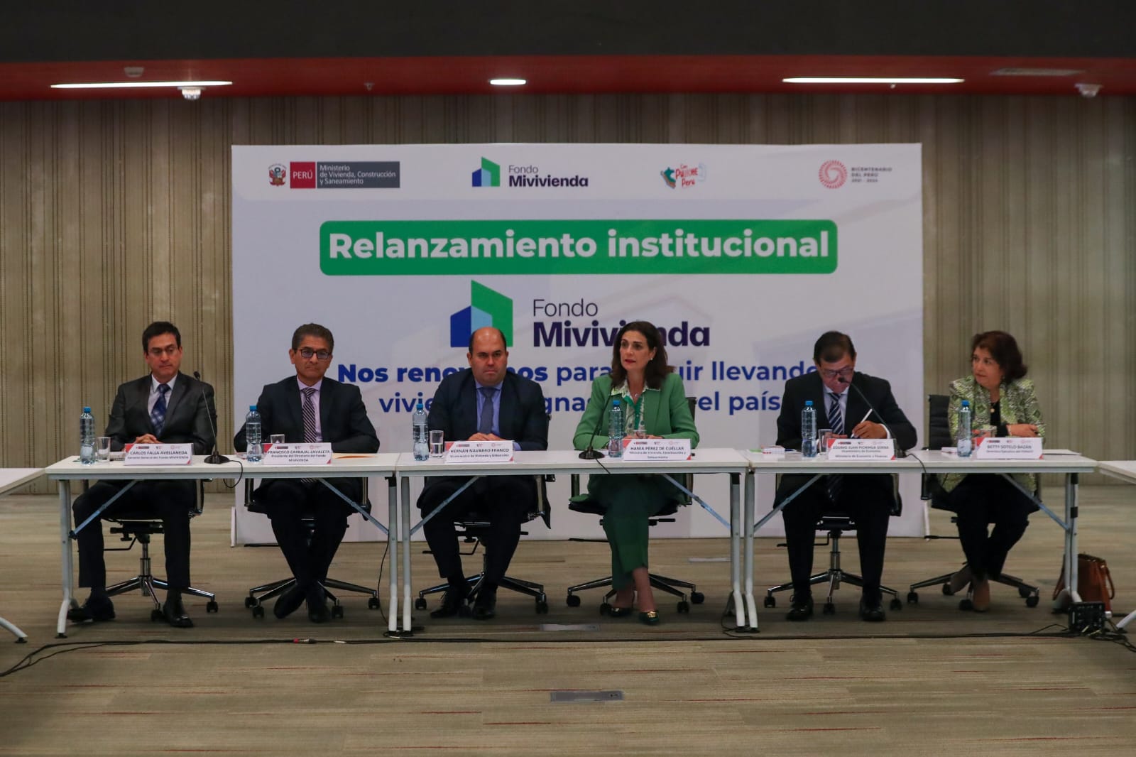 Ministra Hania Pérez de Cuéllar lideró el relanzamiento del Fondo MIVIVIENDA que cuenta con nuevo directorio, productos y bonos dirigidos a las familias más necesitadas y vulnerables.