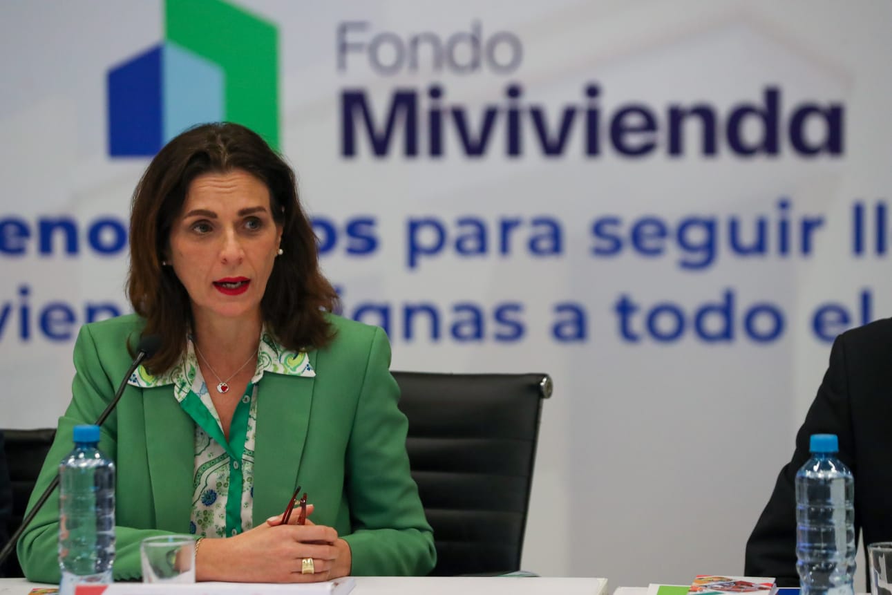 Ministra Hania Pérez de Cuéllar lideró el relanzamiento del Fondo MIVIVIENDA que cuenta con nuevo directorio, productos y bonos dirigidos a las familias más necesitadas y vulnerables.