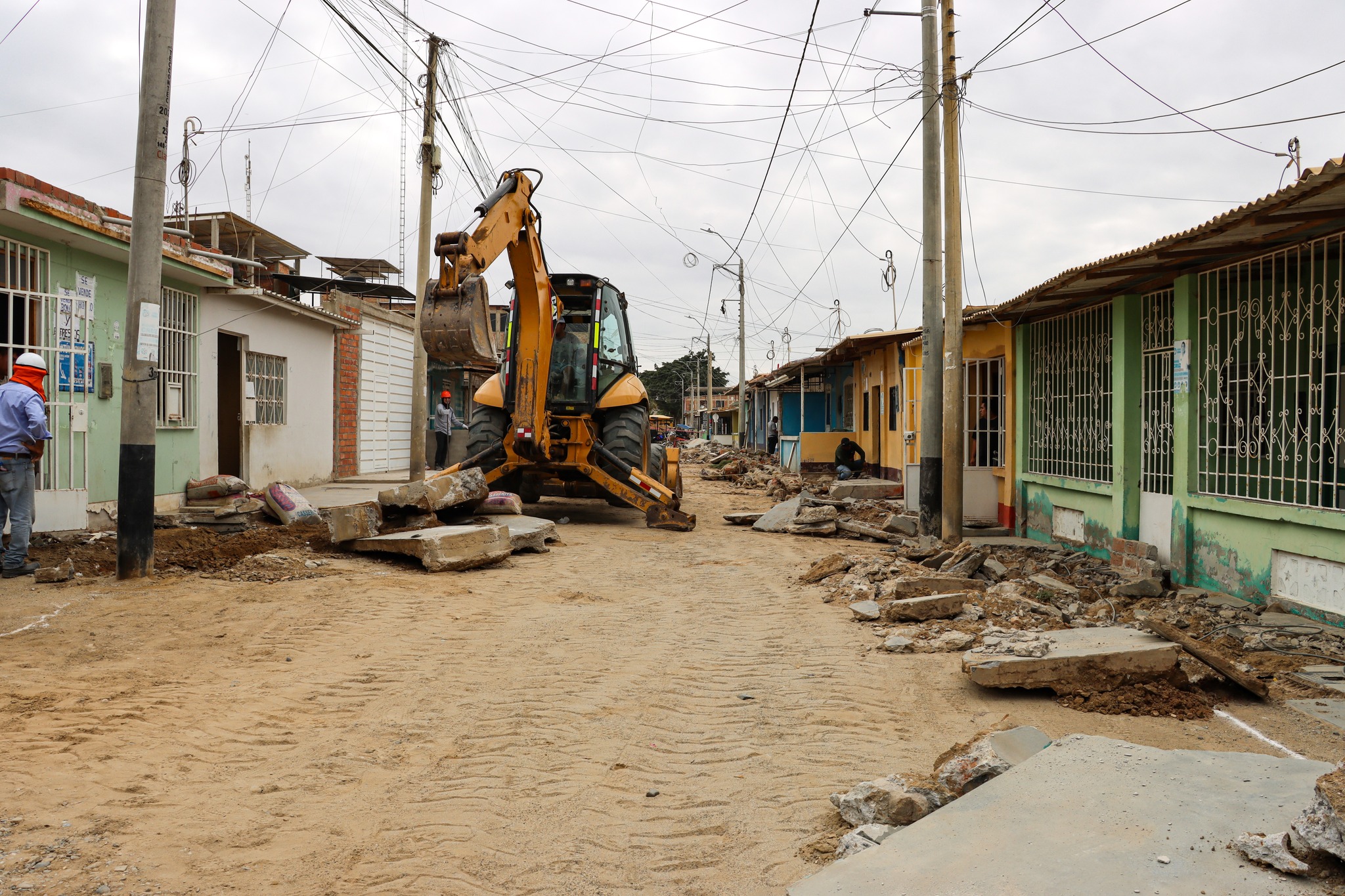 #MDMInforma | INICIAN 🚜👷 TRABAJOS DE LA OBRA 🏗️ EN CALLE LOS INCAS