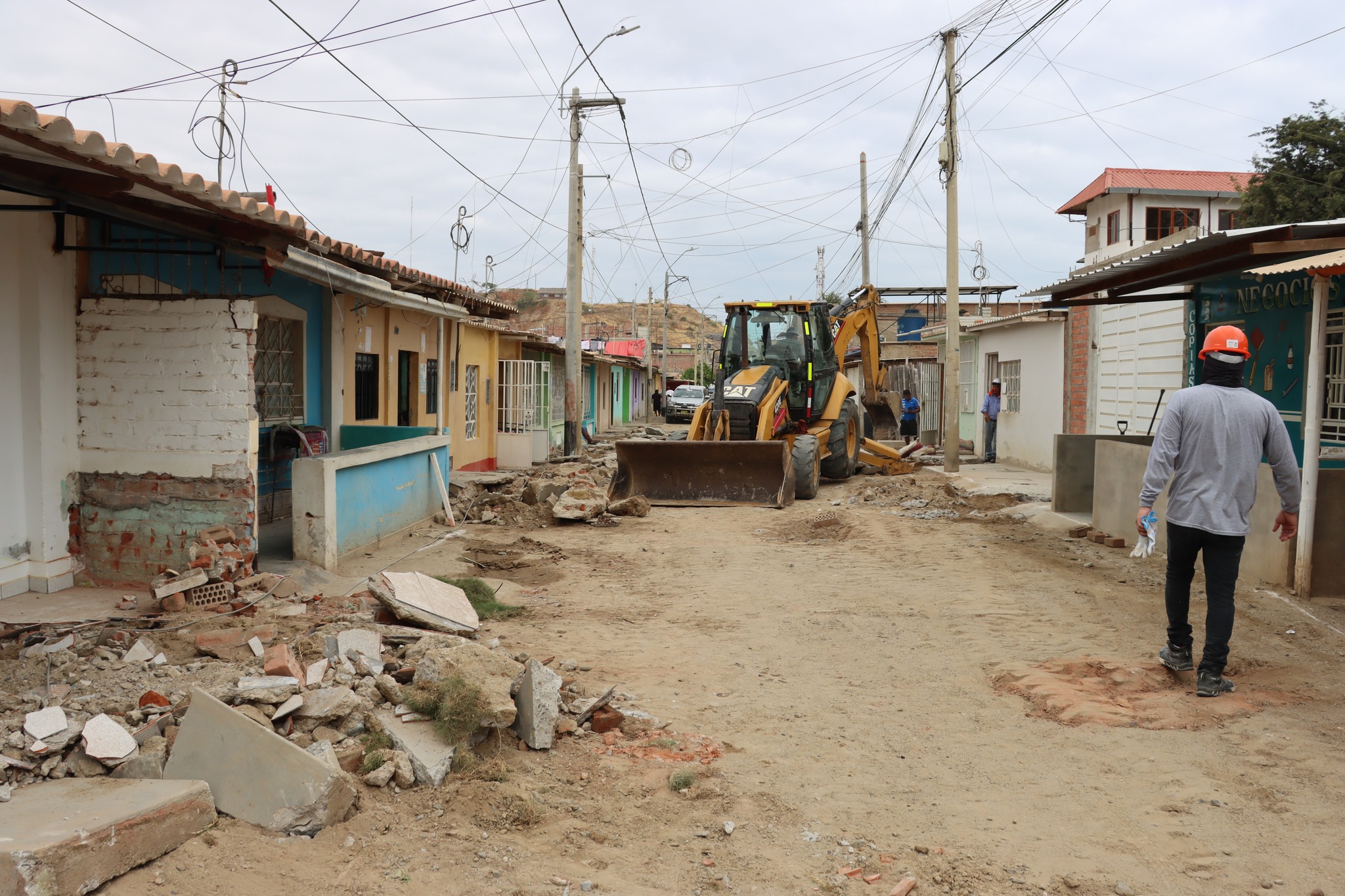 #MDMInforma | INICIAN 🚜👷 TRABAJOS DE LA OBRA 🏗️ EN CALLE LOS INCAS