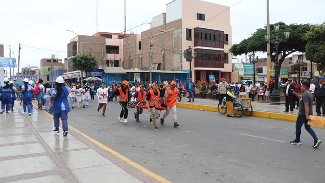 HUAURA FUE ZONA FOCAL DEL SISMO DE 8.8 GRADOS EN LA ESCALA RICHTER Y SE REPORTA 7 PERSONAS FALLECIDAS, 41 HERIDOS Y 15 DESAPARECIDOS
