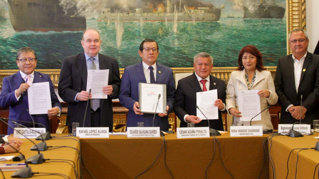 Gobernadora Rosa Vásquez firma convenio de creación de la mancomunidad regional del tren del norte